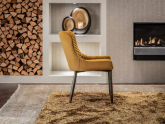 velvet stoel geel stalen onderstel