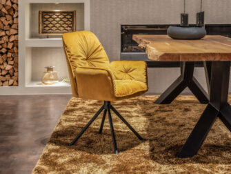 stoere velours eetkamerstoel yellow