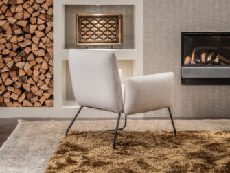 zachte fauteuil in het wit