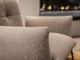 bruine fauteuil uit voorraad