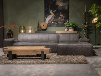 bank met chaise lounge