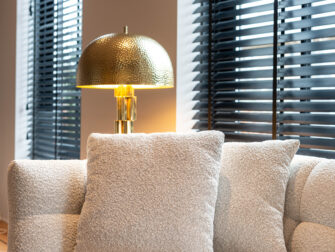 richmond huxley bank en fauteuil boucle wit