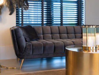 comfortabele zwarte bank uit voorraad