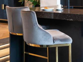 zachte barkrukken hotel chique interieur