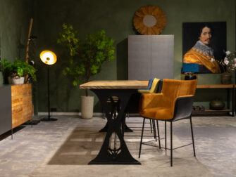 bartafel met krukken