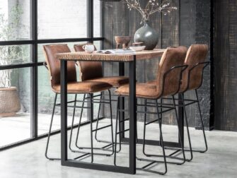 Stoere barkruken met tafel