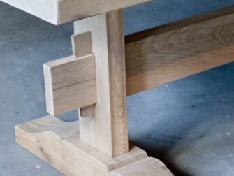 robuuste eiken kloostertafel