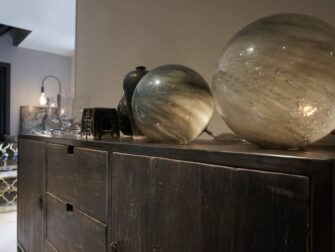 industrieel zwart dressoir