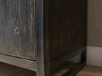 industrieel zwart dressoir