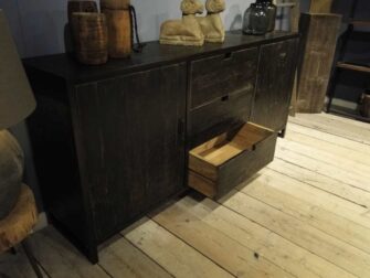 industrieel zwart dressoir