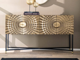 chique dressoir met deuren en stalen onderstel