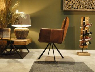 stoel met krokodillen print