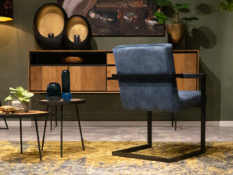 petrol blauwe velvet eetkamerstoel stalen slede poot