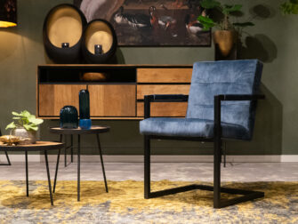 blauwe velvet eetkamerstoel stalen slede poot