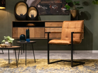 eetkamerstoel met cognac stof