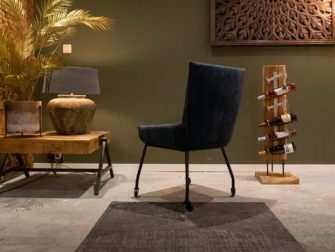 Stoere stoel op wielen