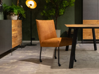 Cognac eetkamerstoel