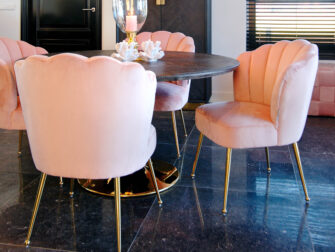 chique eetkamerstoelen gouden onderstel