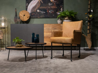 Stoel met opstaande stiknaad