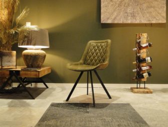 Stoel met ruit stikels