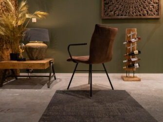 Eetkamerstoel met open armleuning