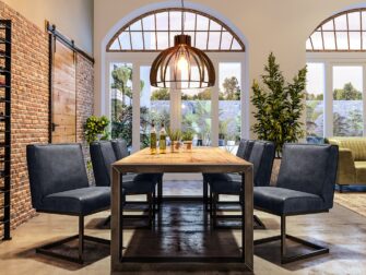 blauwe industriele eetkamerstoel