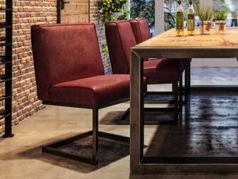 rode eetkamerstoelen