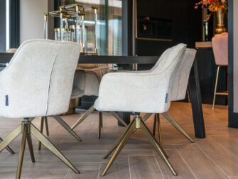 draaibare kuipstoel met armleuningen