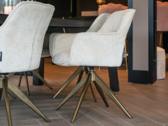 witte draaibare eetkamerstoel