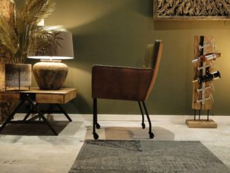 olijfkleurige eetkamerstoel