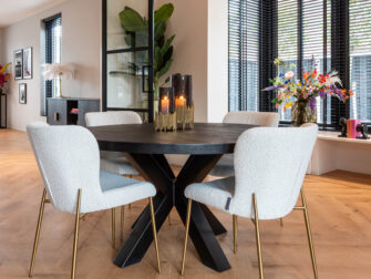 hotel chique eetkamerstoelen boucle stof