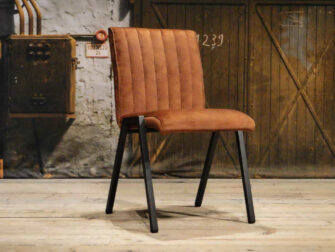 Klassiek bruine eetkamerstoel