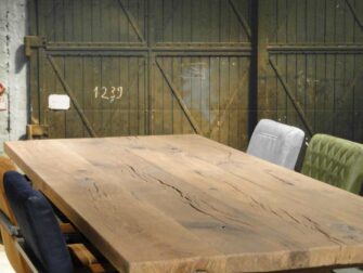 Enkel gerookt oud eiken extra rustiek