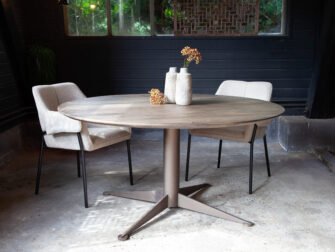 Luxe ronde eettafel met verjongd eiken blad