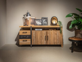 groot dressoir met opbergruimte