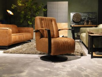 Robuuste fauteuil op voet