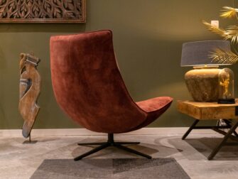 Fijne draaistoel met voetenbank