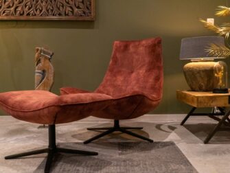 Stijlvolle draaistoel met voetenbank