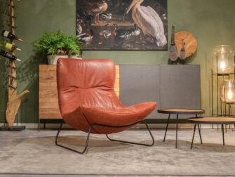 stoel met voetenbank