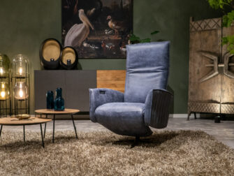 blauwe relaxfauteuil