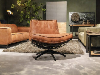 Dikke stoel met kaaiman print