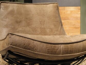 fauteuil met krokodillen leer