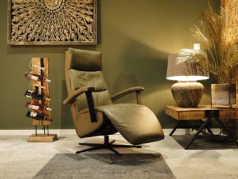 olijfgroene lederen fauteuil