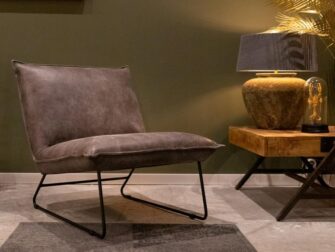 grijze leren fauteuil