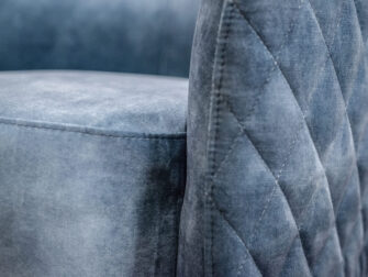 velvet stoel blauwe stof
