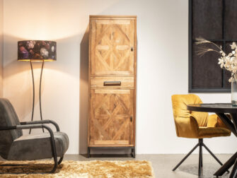 smalle ranke kast van teakhout