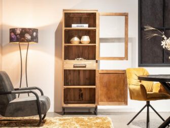 moderne smalle vitrinekast met lade