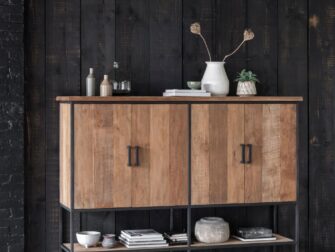 Grote kast met deuren