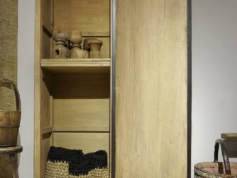 kast met schuifdeuren