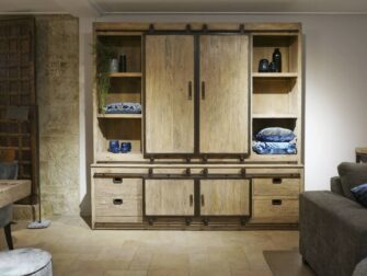 kast met schuifdeuren